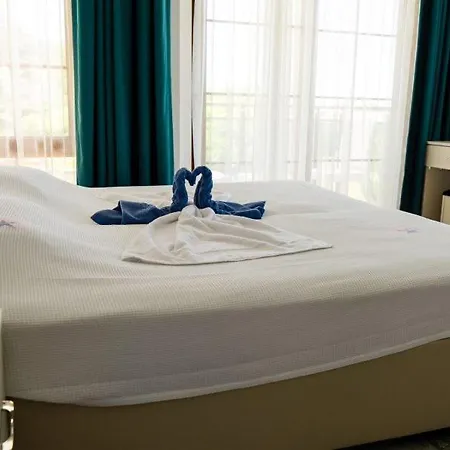 Villa ölüdeniz'de 10 Kişilik Lüks, Havuzlu, Muhafazakar *
