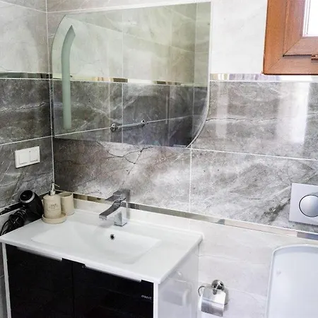 ölüdeniz'de 10 Kişilik Lüks, Havuzlu, Muhafazakar Fethiye