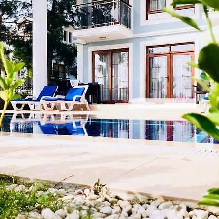 Villa ölüdeniz'de 10 Kişilik Lüks, Havuzlu, Muhafazakar