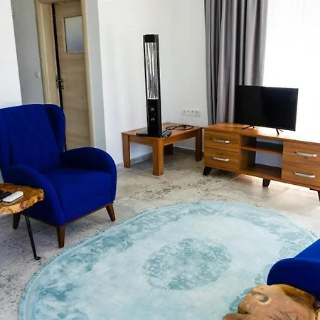 Villa ölüdeniz'de 10 Kişilik Lüks, Havuzlu, Muhafazakar