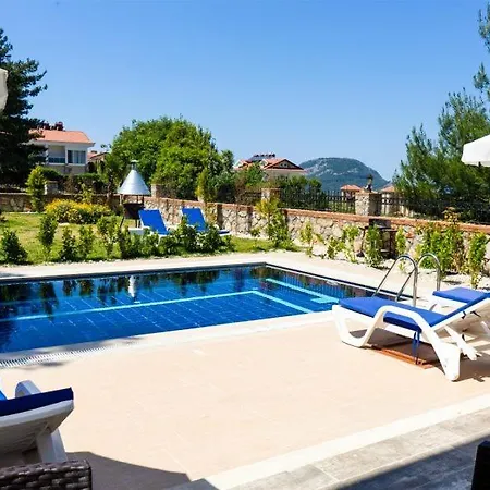 Villa ölüdeniz'de 10 Kişilik Lüks, Havuzlu, Muhafazakar