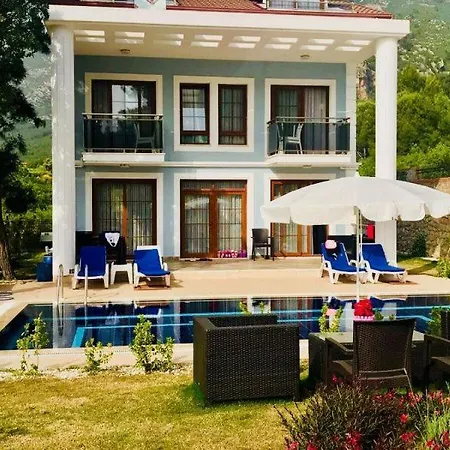 Villa ölüdeniz'de 10 Kişilik Lüks, Havuzlu, Muhafazakar Fethiye
