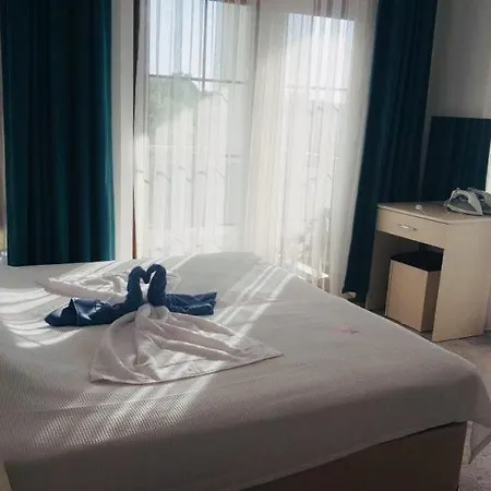 Oludeniz'de 10 Kisilik Luks, Havuzlu, Muhafazakar Villa