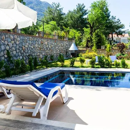 Oludeniz'de 10 Kisilik Luks, Havuzlu, Muhafazakar *