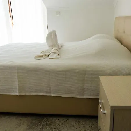 Oludeniz'de 10 Kisilik Luks, Havuzlu, Muhafazakar * Fethiye