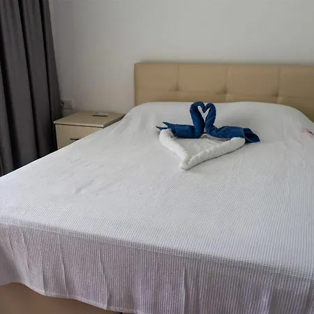 Oludeniz'de 10 Kisilik Luks, Havuzlu, Muhafazakar Villa *