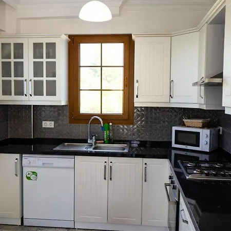 Villa Oludeniz'de 10 Kisilik Luks, Havuzlu, Muhafazakar