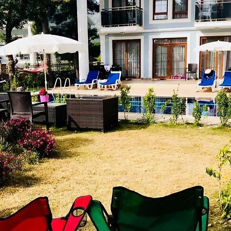 Villa Oludeniz'de 10 Kisilik Luks, Havuzlu, Muhafazakar Fethiye